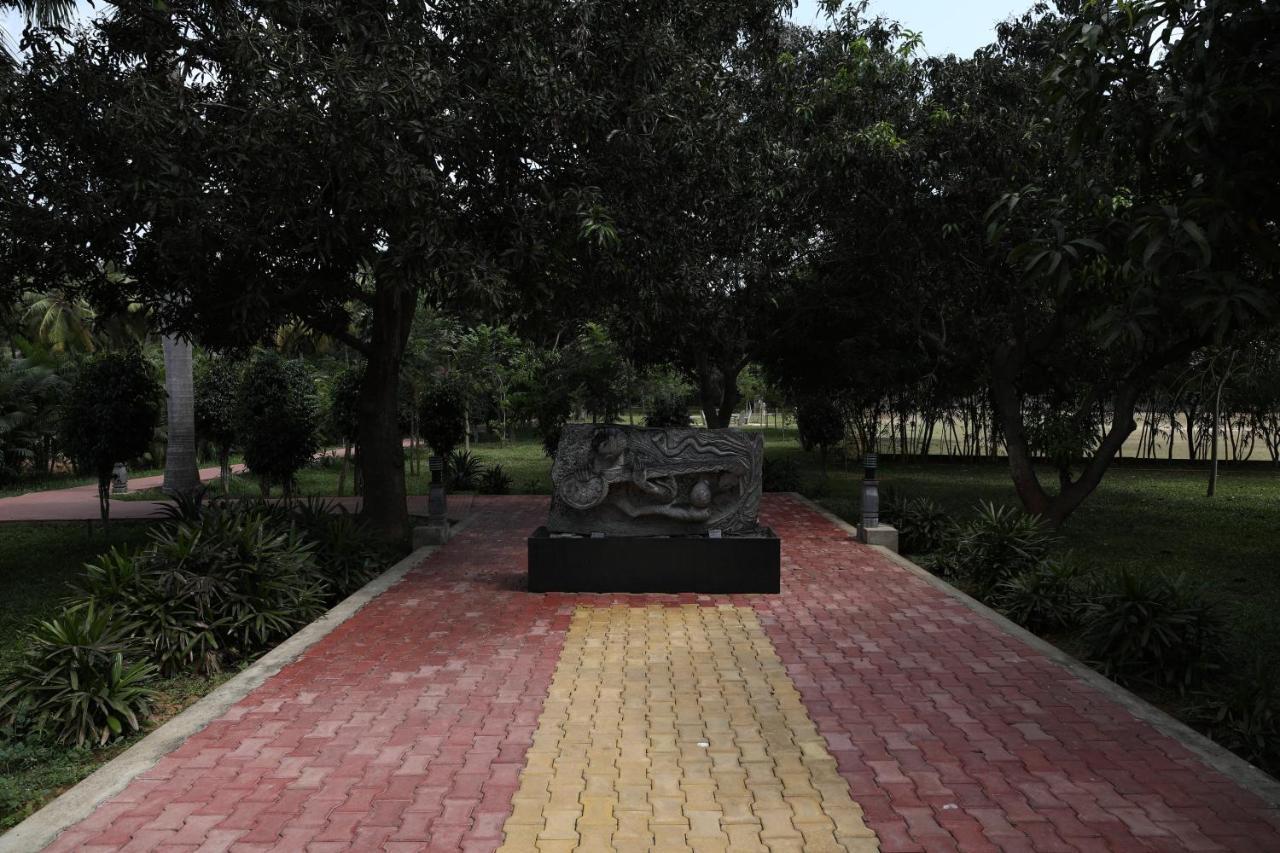 Celebrity Resort Chennai Tambaram Exterior foto