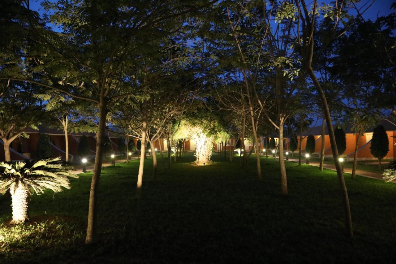 Celebrity Resort Chennai Tambaram Exterior foto