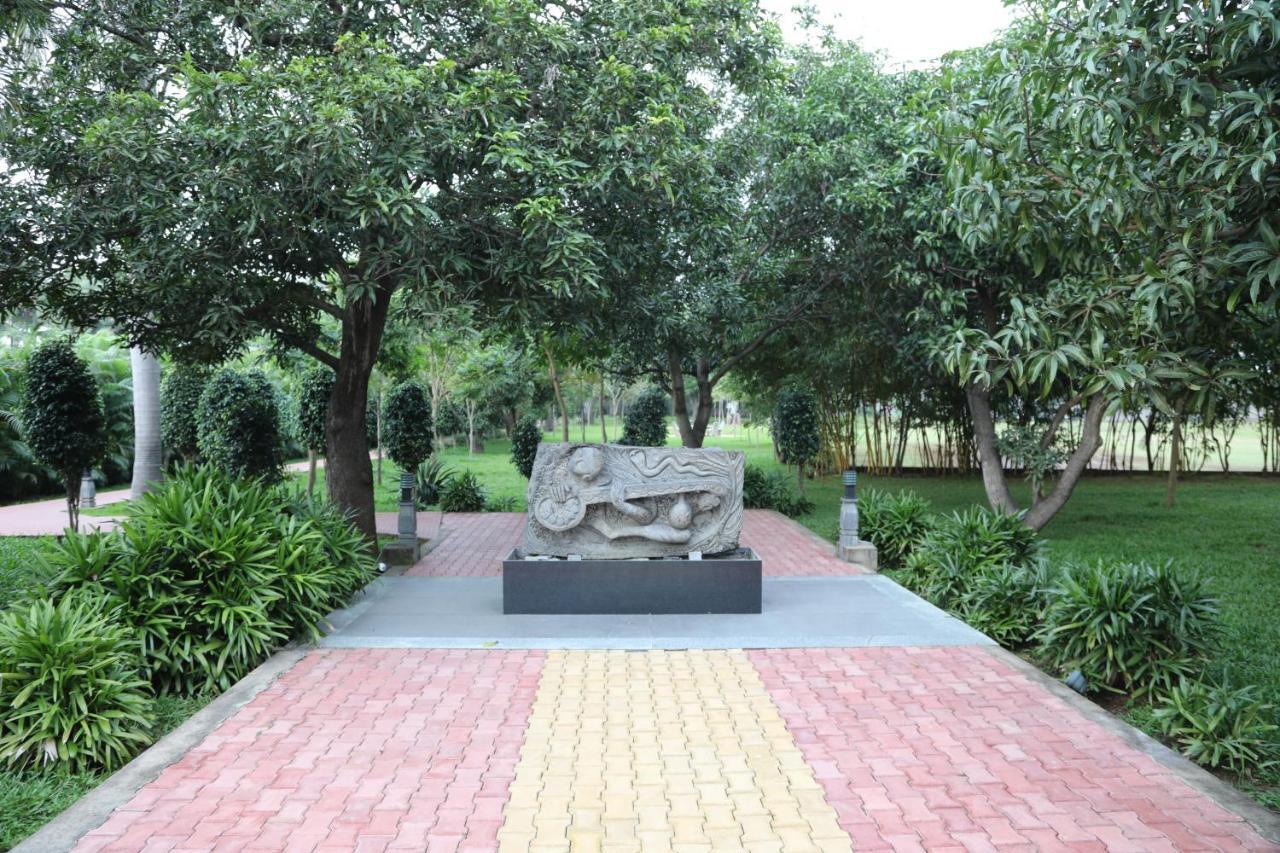 Celebrity Resort Chennai Tambaram Exterior foto